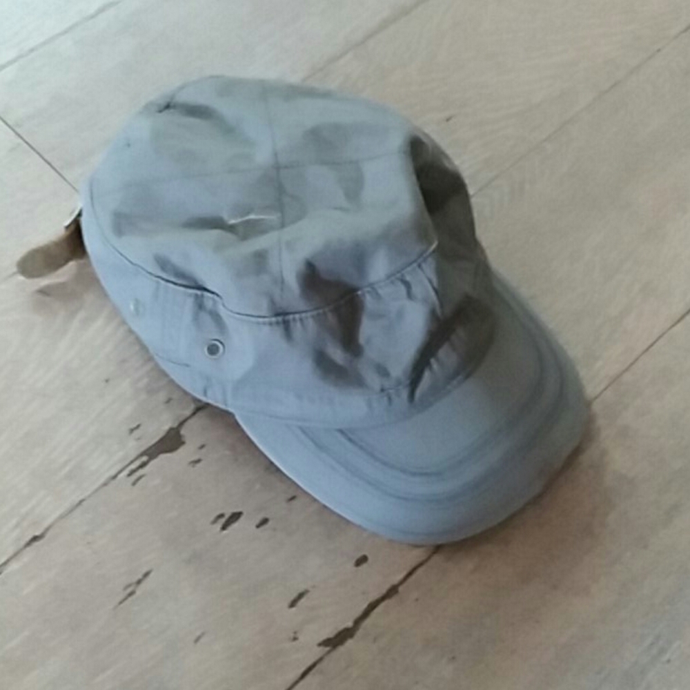 Gray hat